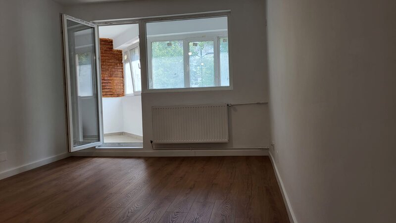 Calea Dorobantilor, liceul Caragiale,