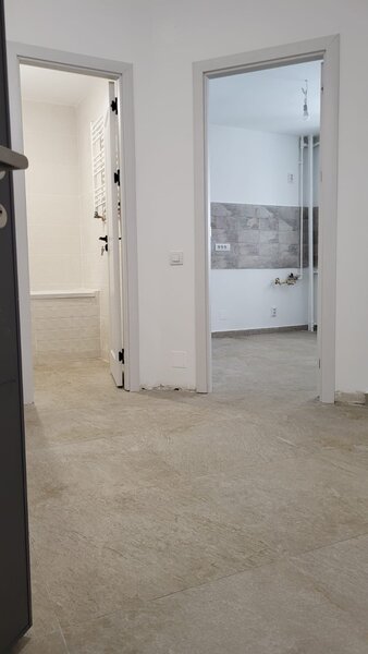 Calea Dorobantilor, liceul Caragiale,