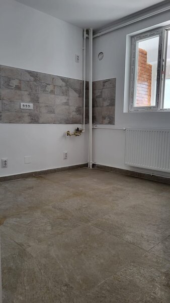 Calea Dorobantilor, liceul Caragiale,