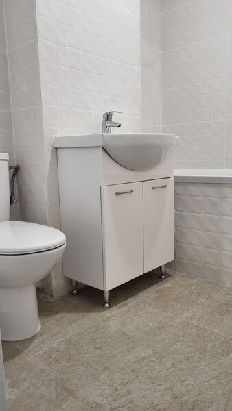 Calea Dorobantilor, liceul Caragiale,